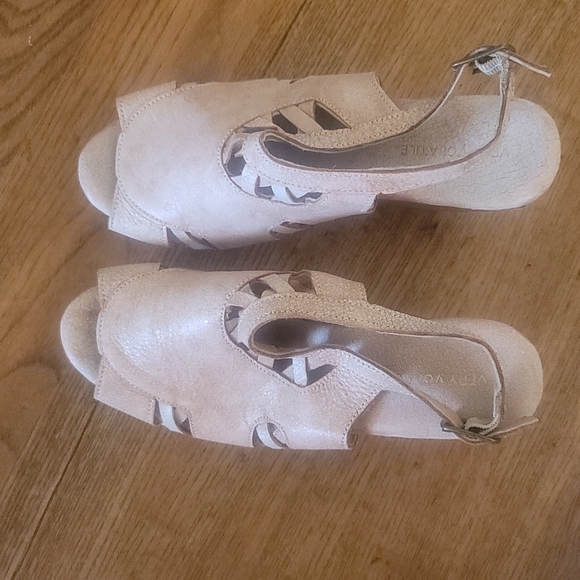 Very Volatile Wood Wedge - Picture 2 of 7